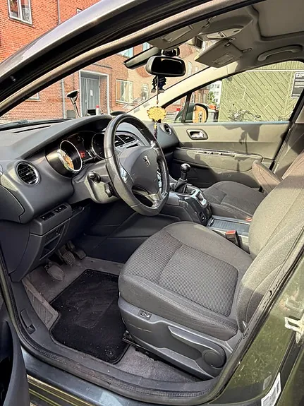 Peugeot 5008 2012 photo 5