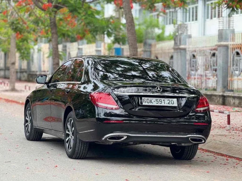 Mercedes-Benz E-Class 2019 photo 5