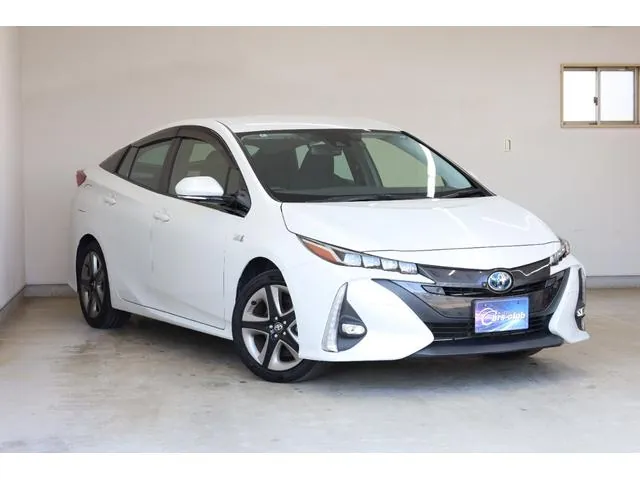 Toyota Prius 2022 photo 2