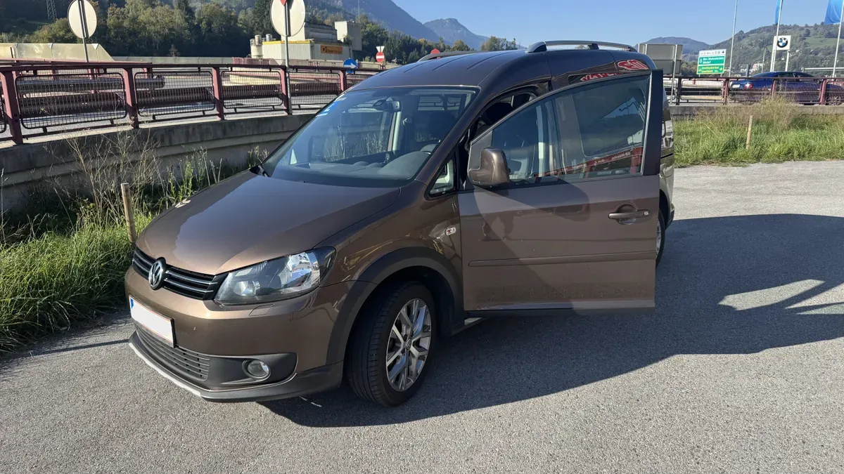 Volkswagen Caddy 2015 photo 2
