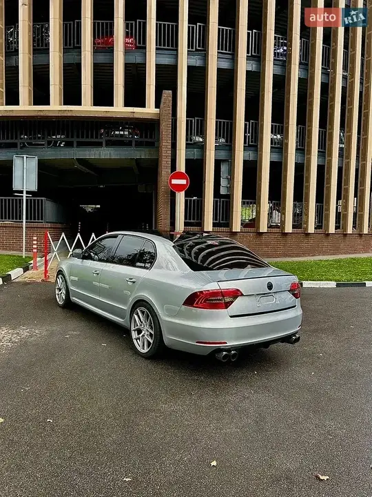 Skoda Superb 2013 photo 4