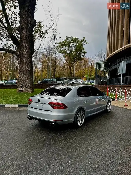 Skoda Superb 2013 photo 5