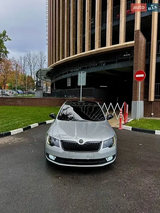 Skoda Superb 2013 photo 3