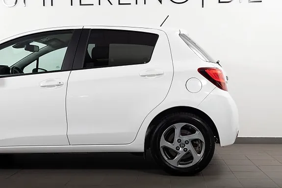 Toyota Yaris 2015 photo 5
