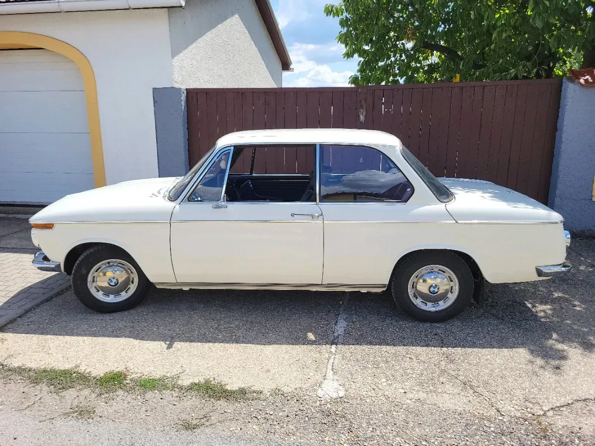 BMW 2002 1968 photo 2