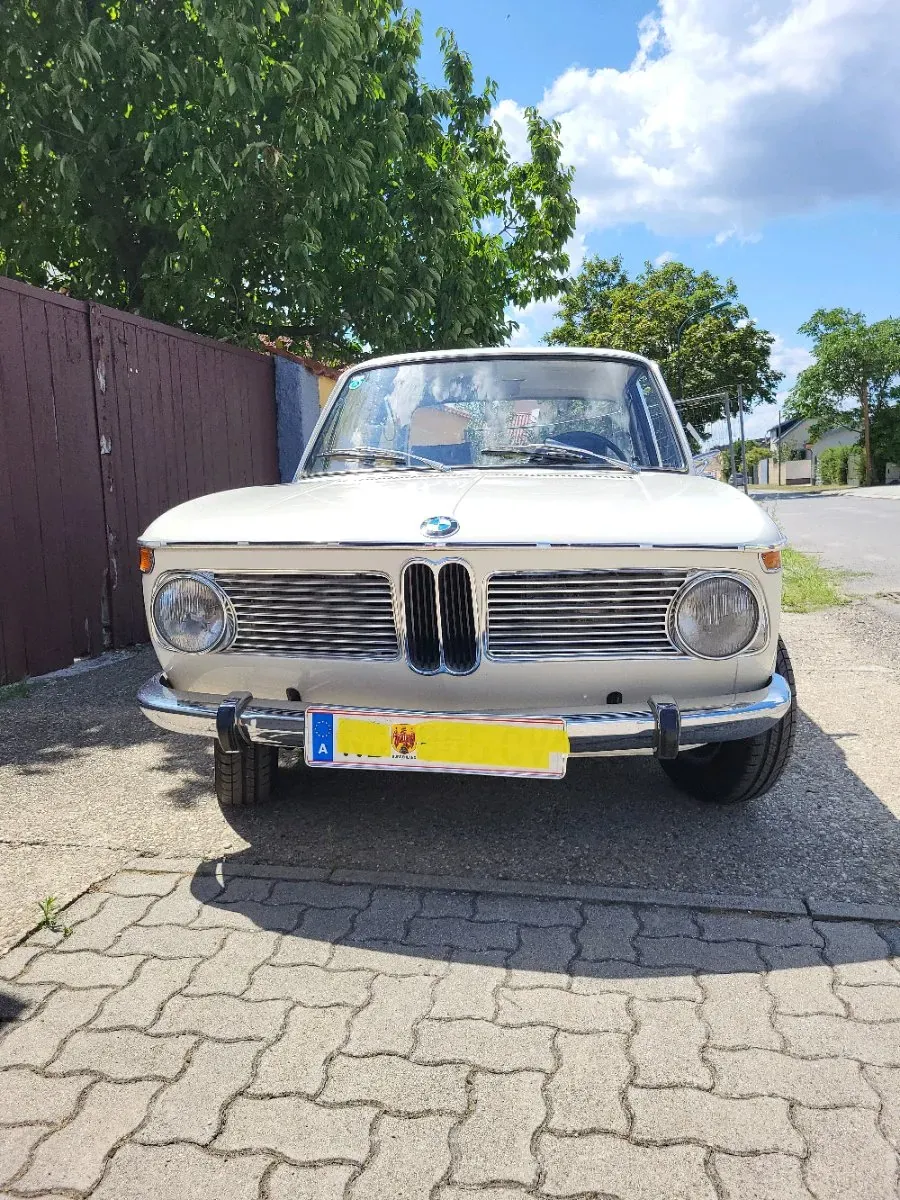 BMW 2002 1968 photo 3
