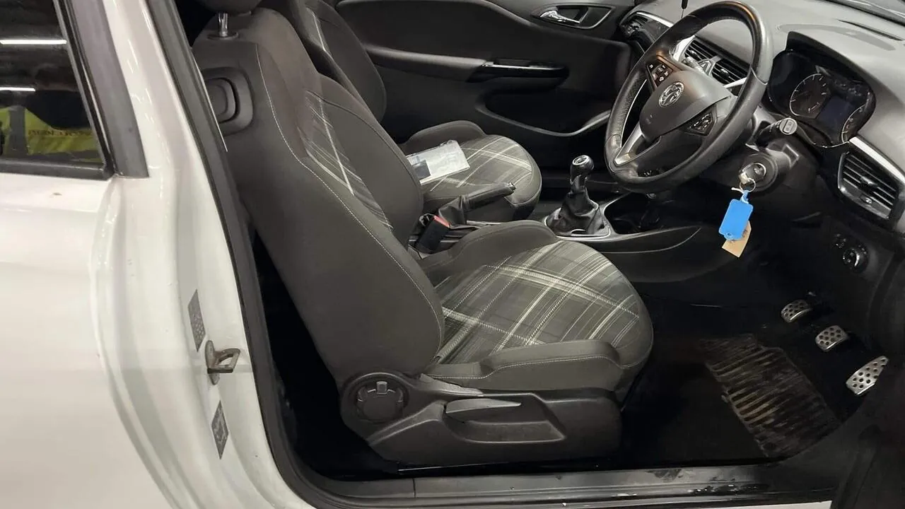Vauxhall Corsa 2016 photo 2