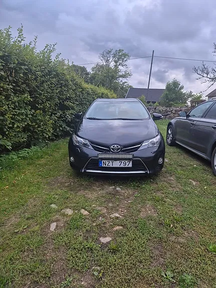 Toyota Auris 2013 photo 3