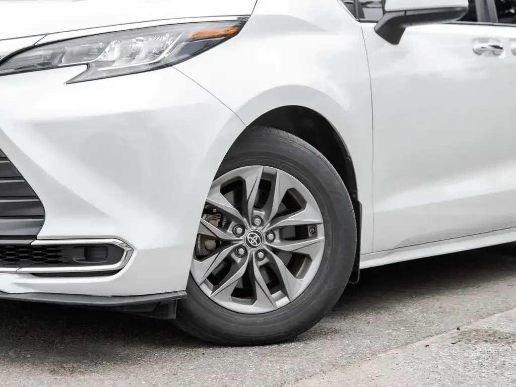 Toyota Sienna 2022 photo 3
