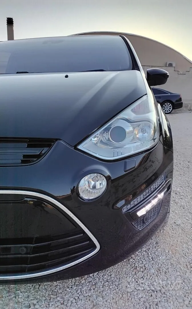 Ford S-Max 2013 photo 2