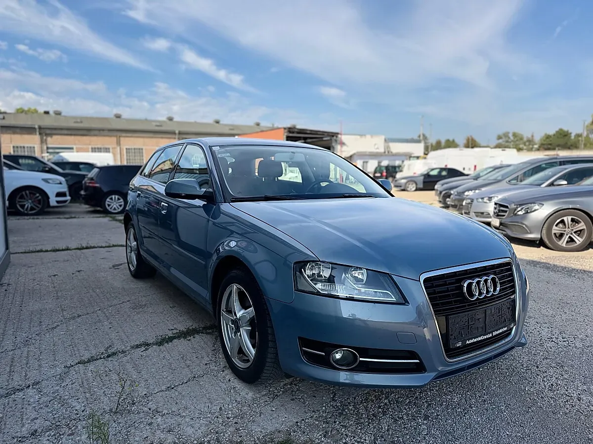 Audi A3 2010 photo 2
