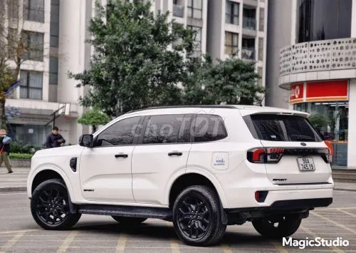Ford Everest 2024 photo 2