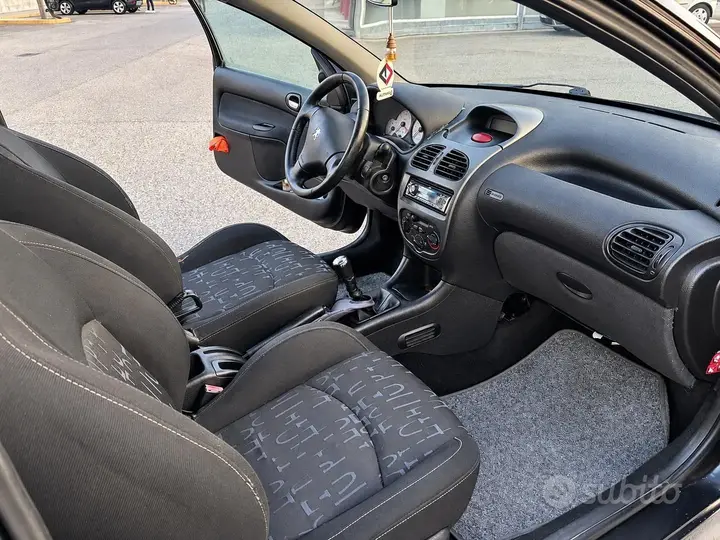 Peugeot 206 2004 photo 3