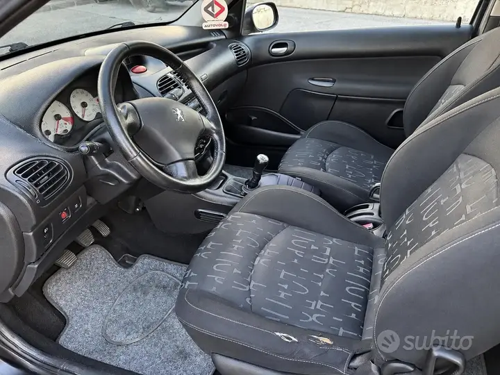 Peugeot 206 2004 photo 2