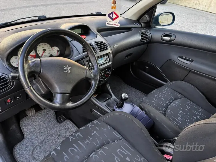 Peugeot 206 2004 photo 4