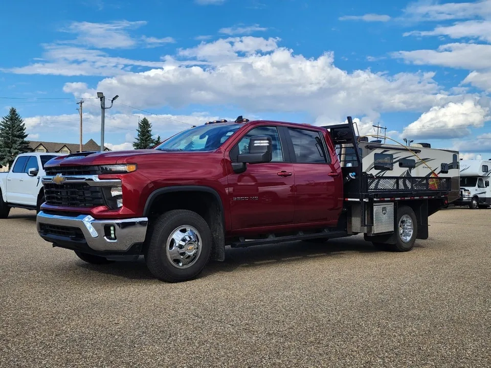 Chevrolet Silverado 3500Hd 2024 photo 2