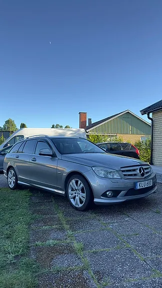 Mercedes-Benz C320