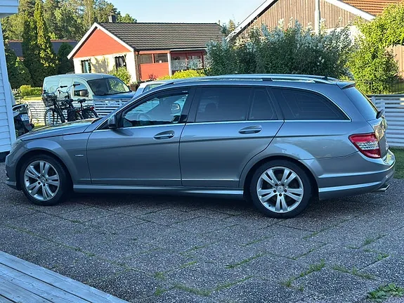 Mercedes-Benz C320 2009 photo 2