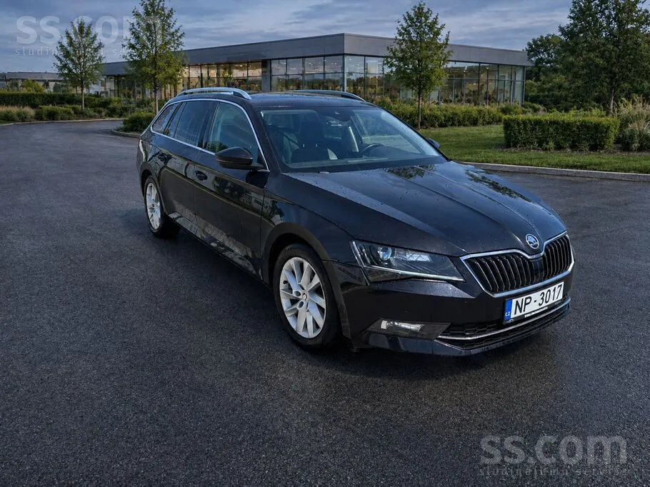 Skoda Superb 2019 photo 2