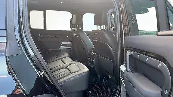 Land Rover Defender 110 2022 photo 5