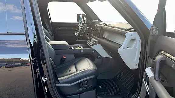 Land Rover Defender 110 2022 photo 3