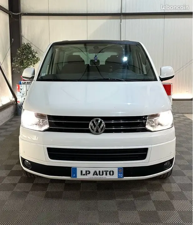Volkswagen T5 Multivan 2012 photo 3