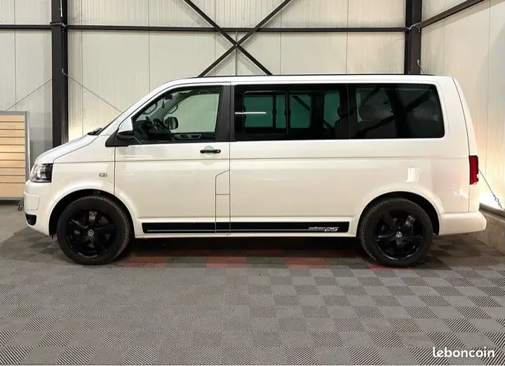 Volkswagen T5 Multivan 2012 photo 5