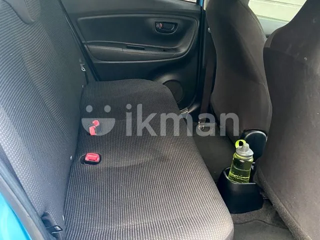 Toyota Vitz 2015 photo 2
