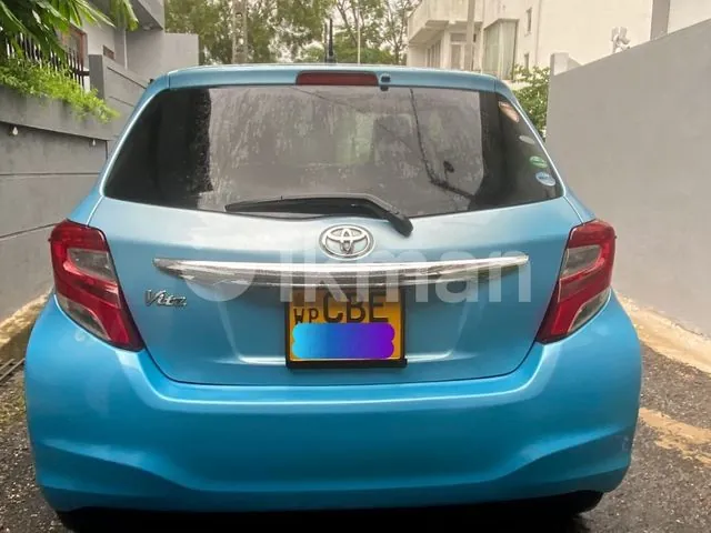 Toyota Vitz 2015 photo 4