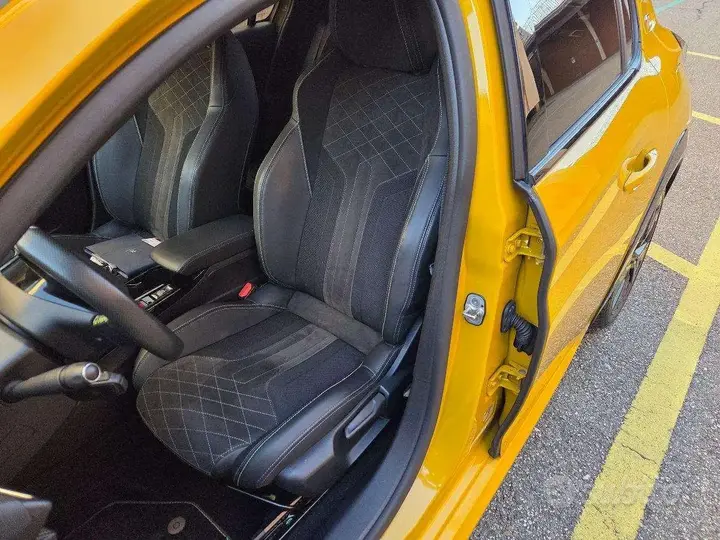 Peugeot 208 2022 photo 4