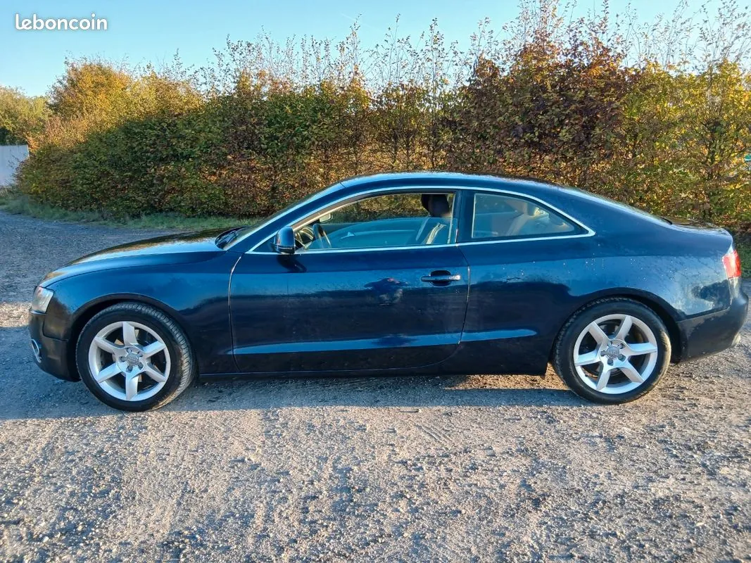 Audi A5 2009 photo 2