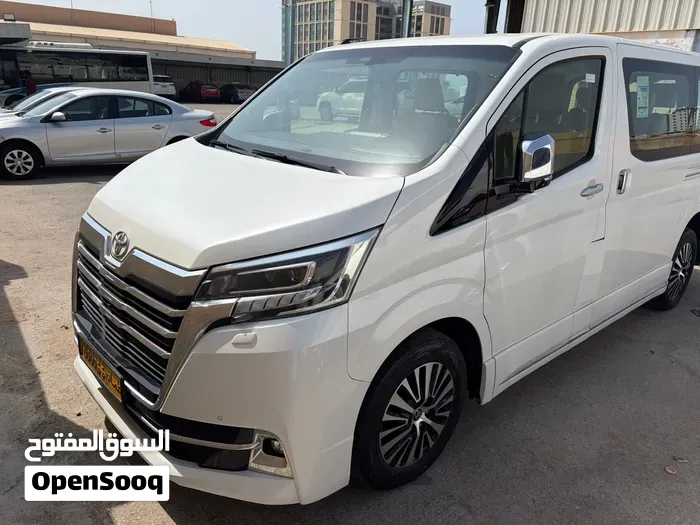 Toyota Granvia 2023 photo 2
