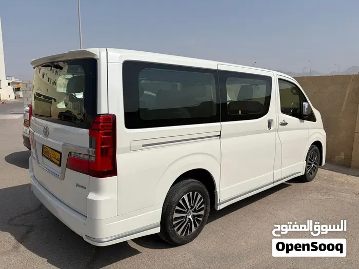 Toyota Granvia 2023 photo 4