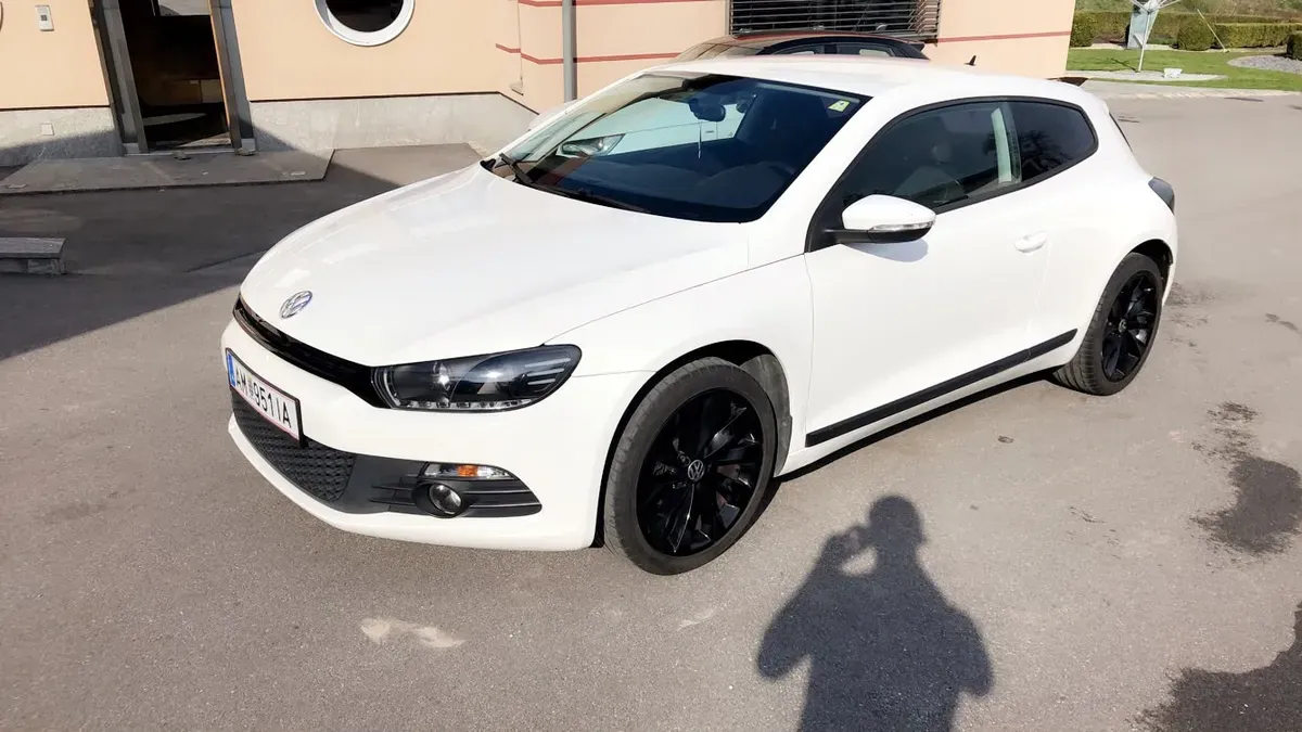 Volkswagen Scirocco 2009 photo 2