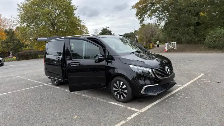 Mercedes-Benz Eqv 2021 photo 2