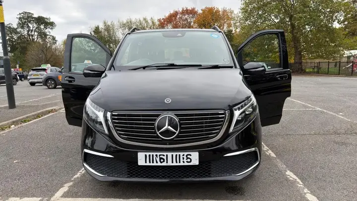 Mercedes-Benz Eqv 2021 photo 3