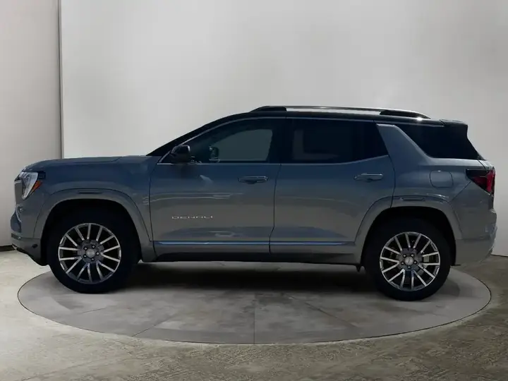 GMC Terrain 2026 photo 2