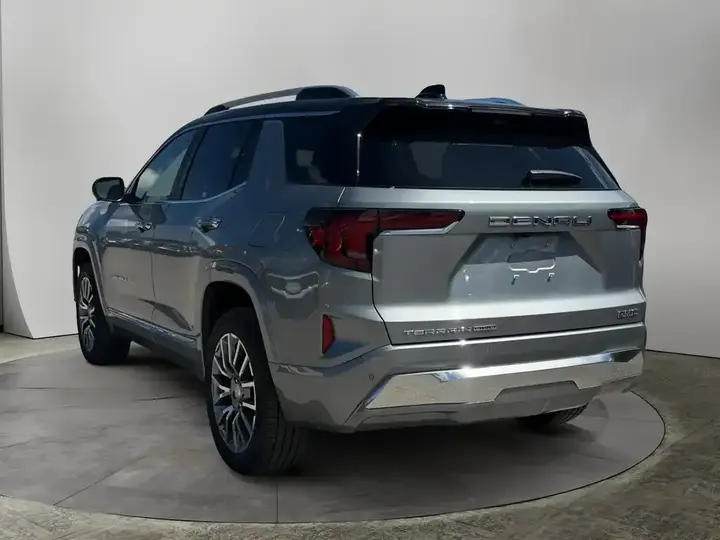 GMC Terrain 2026 photo 3