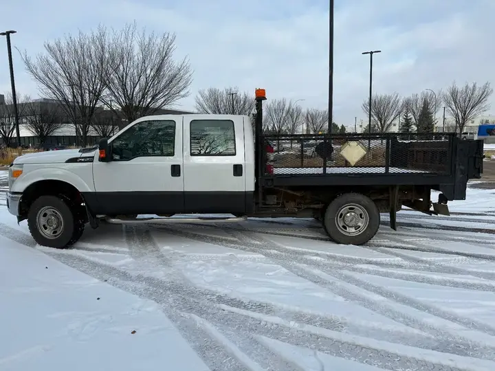 Ford F350 2015 photo 2