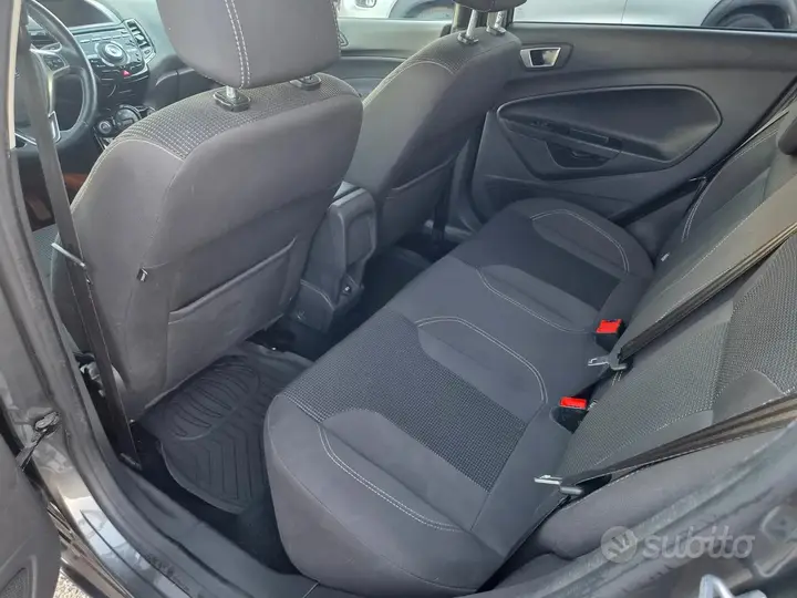 Ford Fiesta 2015 photo 5