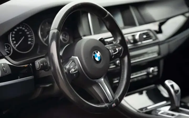 BMW 5 Series 2014 photo 2