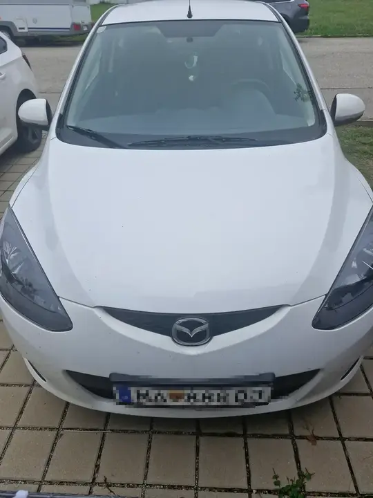 Mazda Mazda2 2008 photo 2