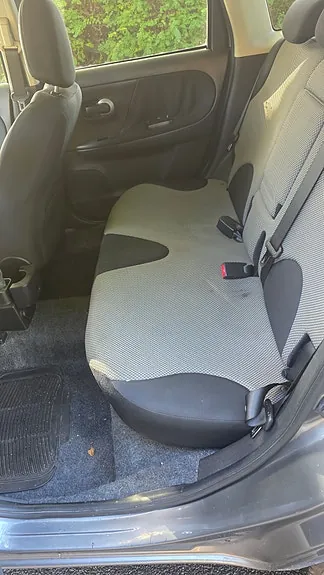 Nissan Note 2011 photo 3