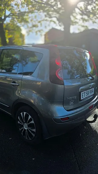 Nissan Note 2011 photo 5