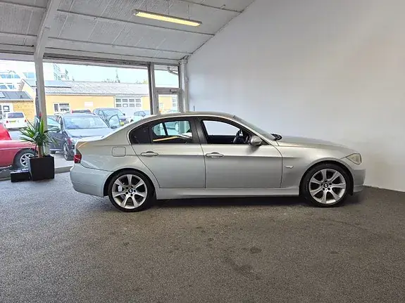 BMW 320I 2005 photo 3