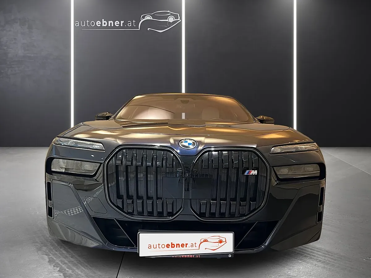 BMW 7 Series 2025 photo 2