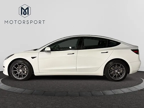 Tesla Model 3 2022 photo 3