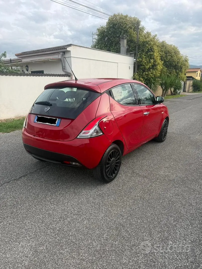 Lancia Ypsilon