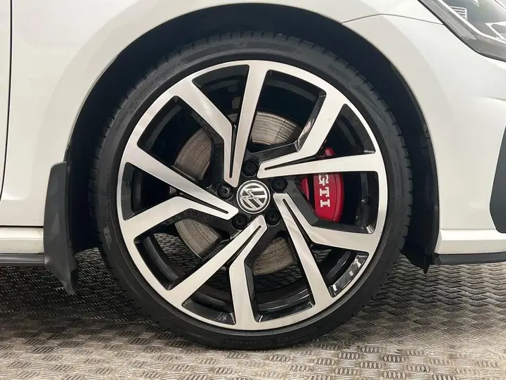 Volkswagen Golf 2020 photo 5