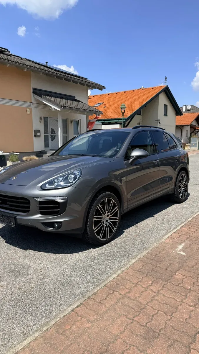 Porsche Cayenne 2015 photo 2